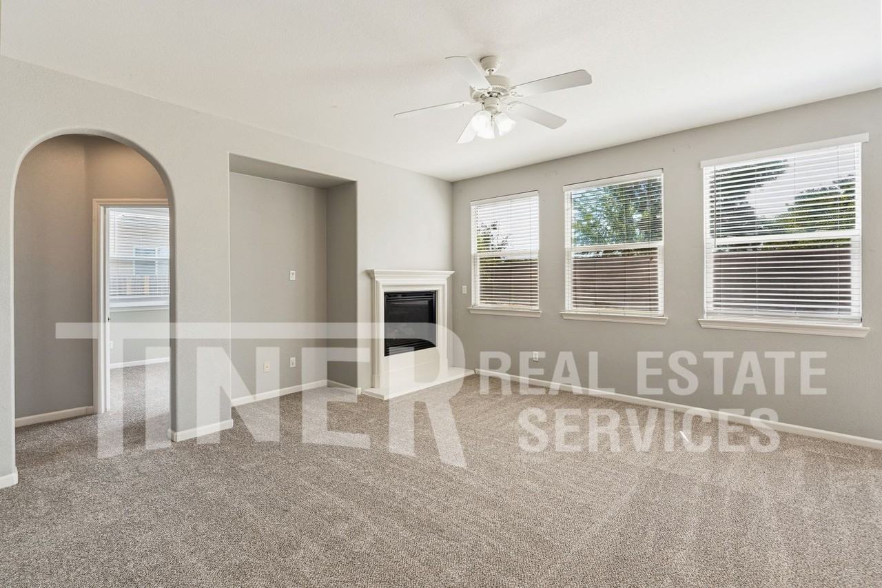 8287 Lauffer Way - Photo 3 of 31