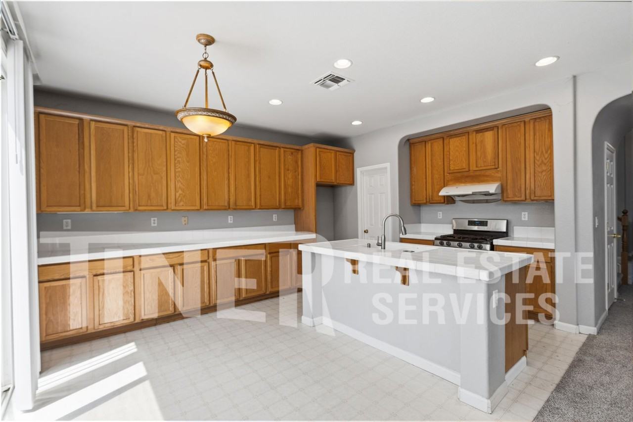 8287 Lauffer Way - Photo 4 of 31
