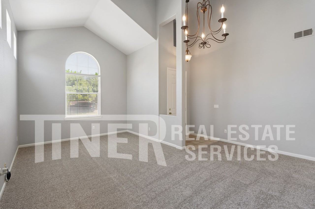 8287 Lauffer Way - Photo 7 of 31