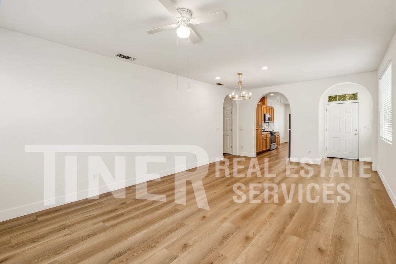 9716 Marianna Way - Photo 4 of 23