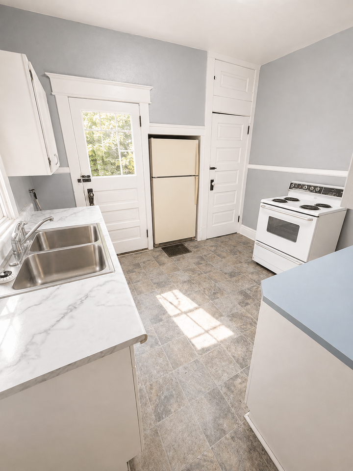 1131 E Fox St - Photo 2 of 11