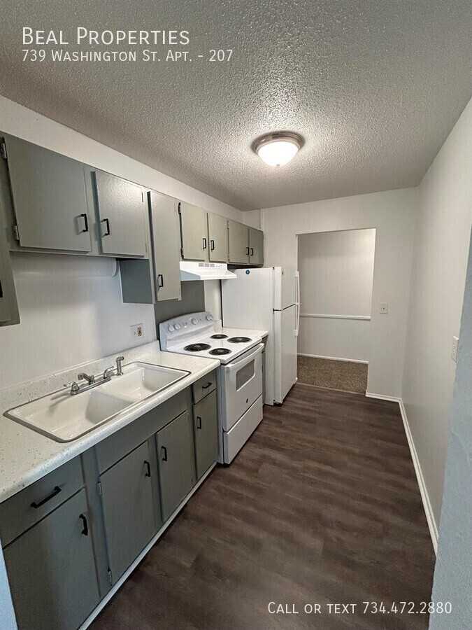 739 Washington St #207 - Photo 5 of 12