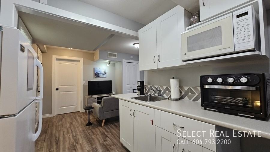 5741 Shawnigan Dr #B - Photo 7 of 11