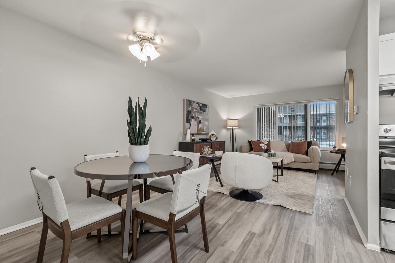 Huntington House Apartments - Photo 3 of 17