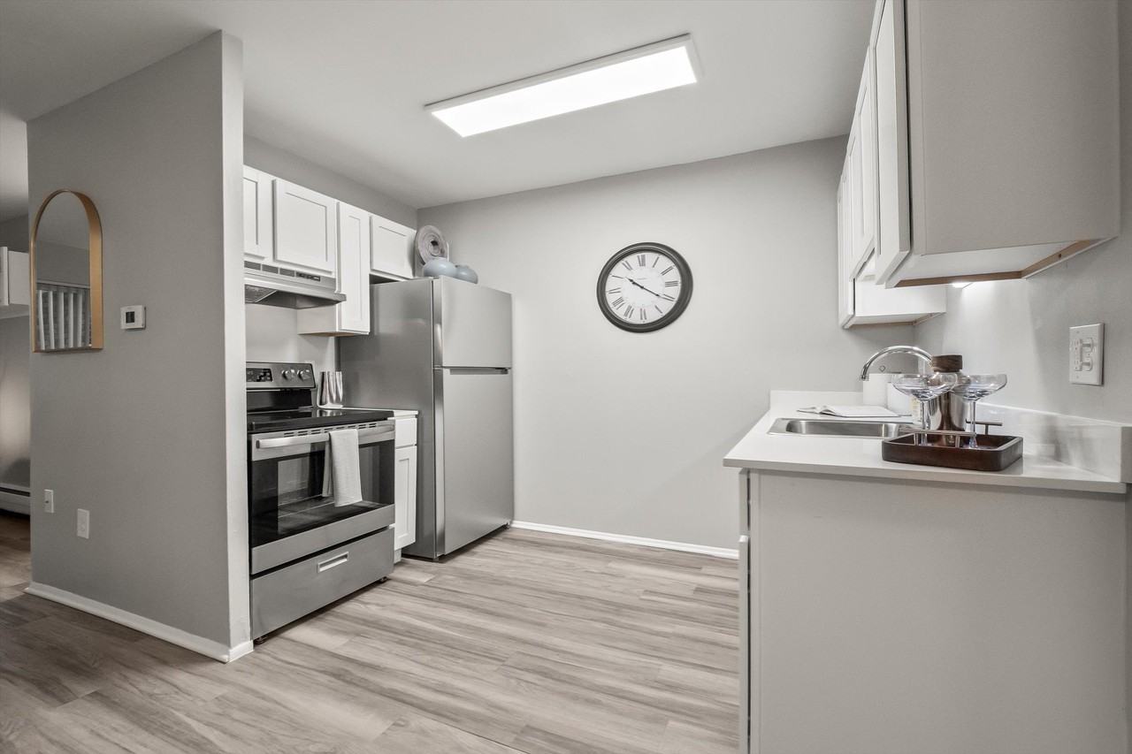 Huntington House Apartments - Photo 6 of 17