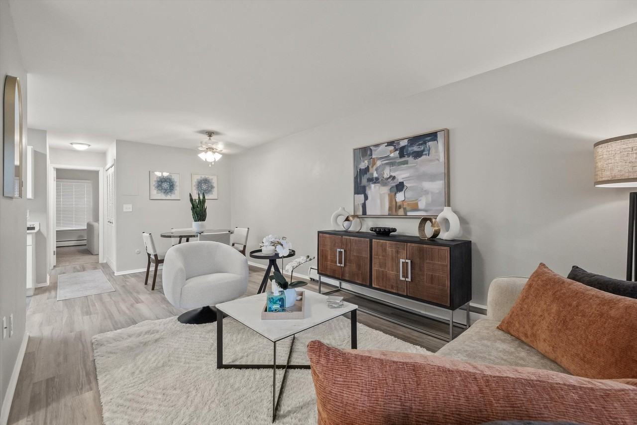 Huntington House Apartments - Photo 7 of 17