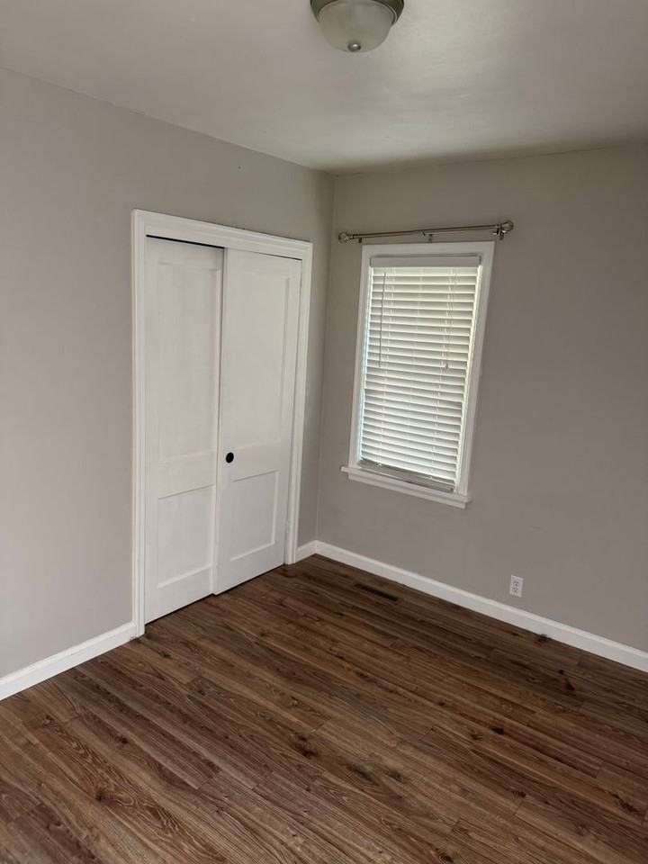 724 Howard Ave - Photo 2 of 16