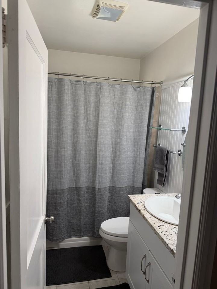 724 Howard Ave - Photo 3 of 16