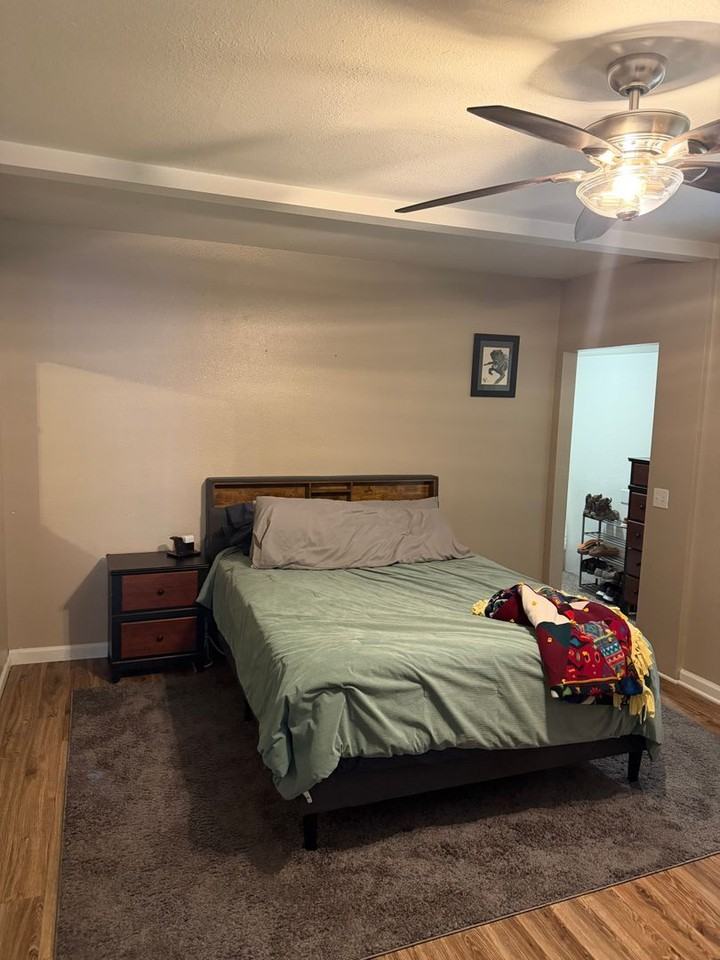 724 Howard Ave - Photo 4 of 16