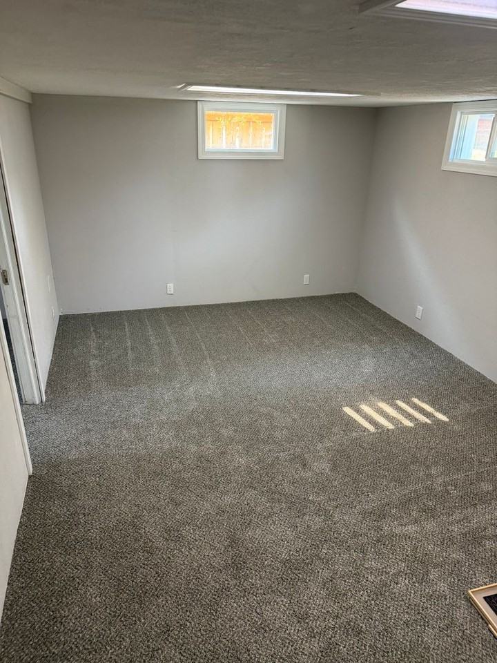 724 Howard Ave - Photo 7 of 16