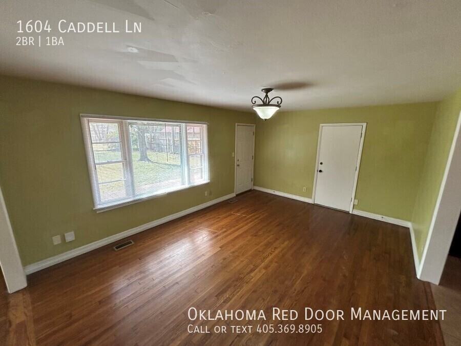 1604 Caddell Ln - Photo 2 of 17