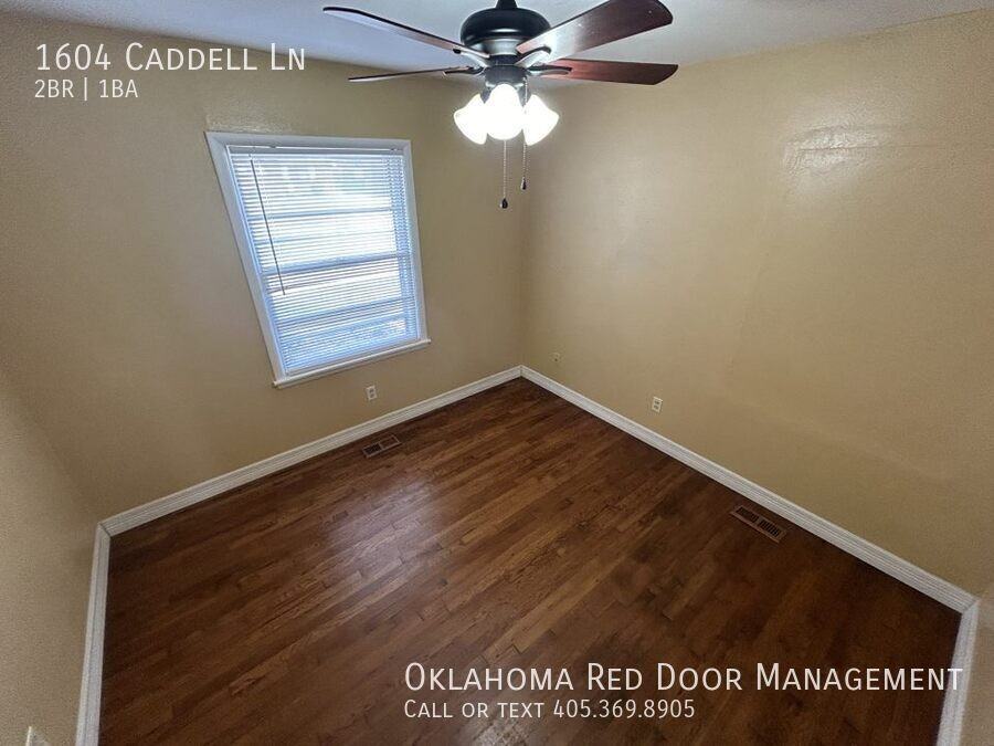 1604 Caddell Ln - Photo 6 of 17