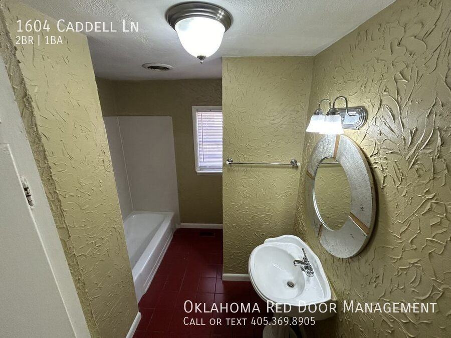 1604 Caddell Ln - Photo 7 of 17