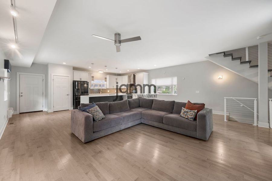 1874 W 57th St - Photo 2 of 35