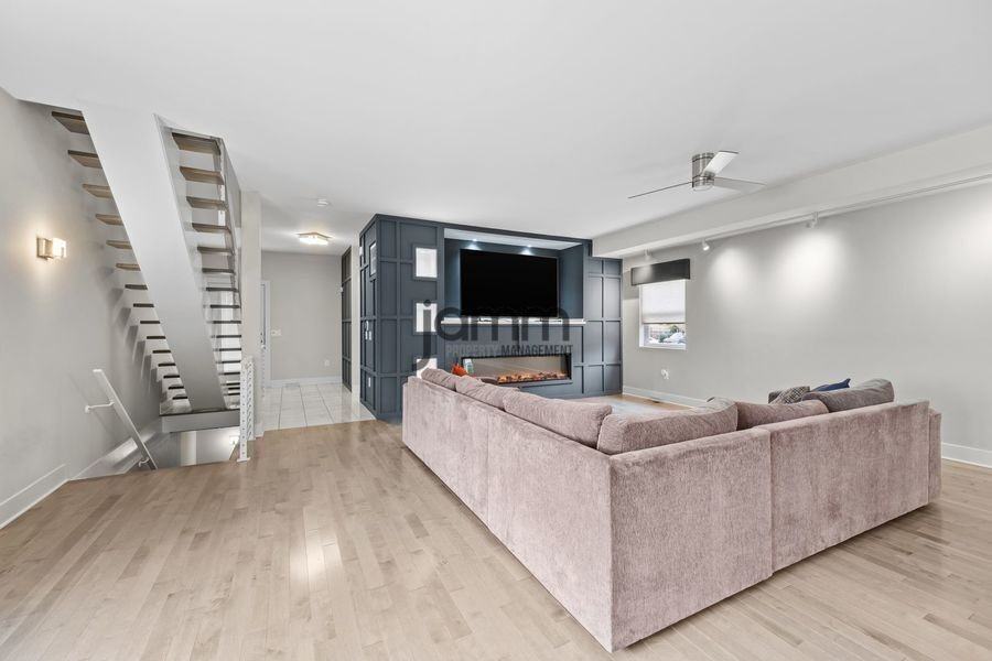 1874 W 57th St - Photo 3 of 35