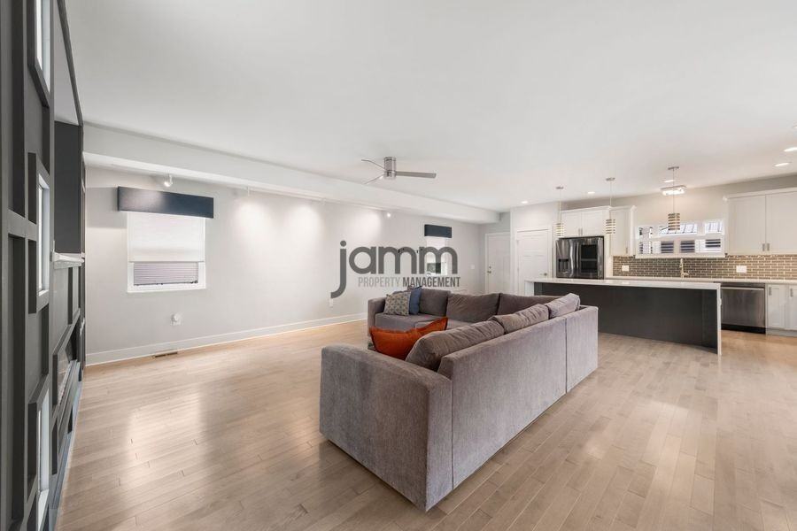 1874 W 57th St - Photo 5 of 35