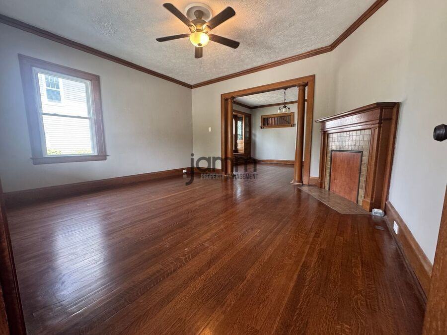 1477 Northland Ave - Photo 4 of 47