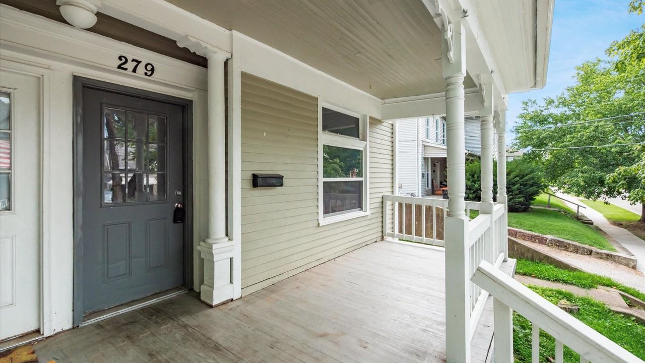 279 Hudson Ave - Photo 2 of 23