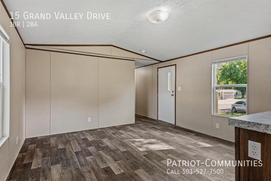 15 Grand Valley Dr - Photo 7 of 38