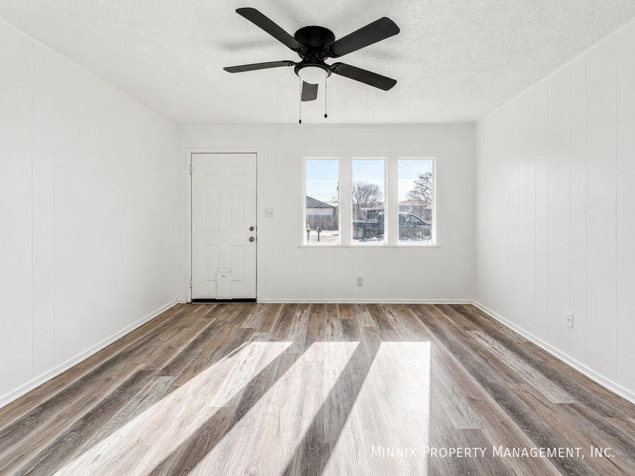 1517 E 27th St - Photo 2 of 23