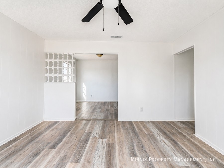 1517 E 27th St - Photo 7 of 23