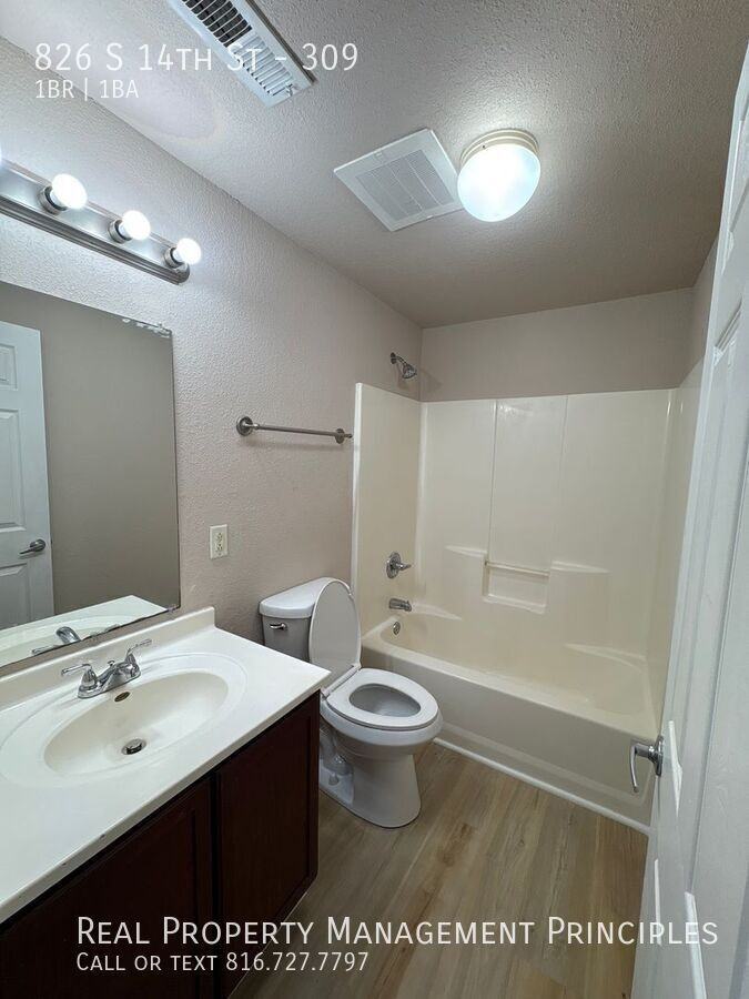 826 S 14th St #309 - Photo 4 of 6