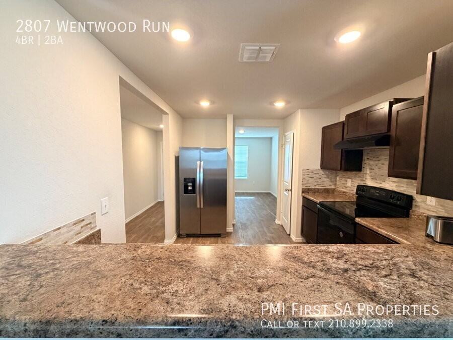 2807 Wentwood Run - Photo 4 of 17