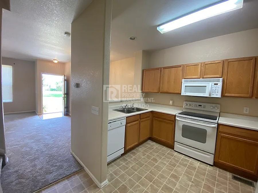 206 Alyssum Dr - Photo 6 of 26