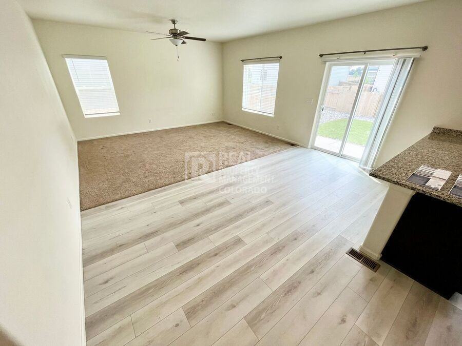 7104 Vermillion St - Photo 2 of 24