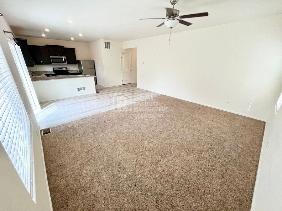 7104 Vermillion St - Photo 3 of 24
