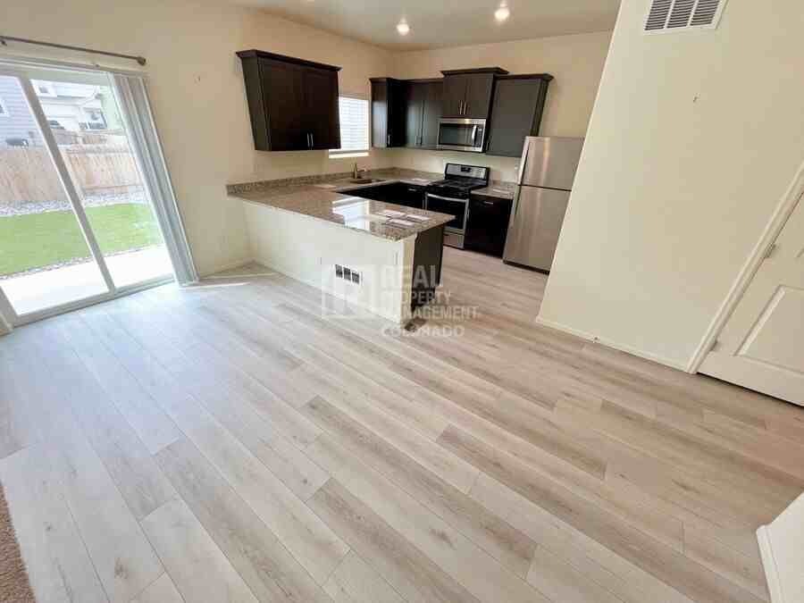 7104 Vermillion St - Photo 5 of 24