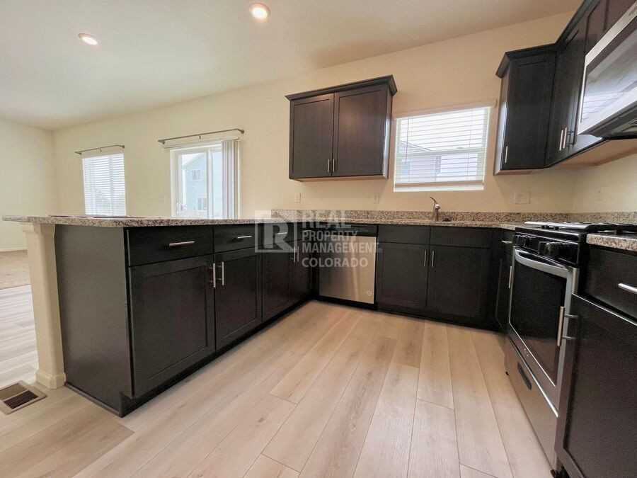 7104 Vermillion St - Photo 7 of 24