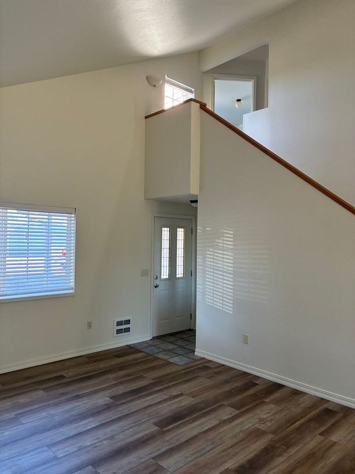 950 Blanco Ave - Photo 6 of 26