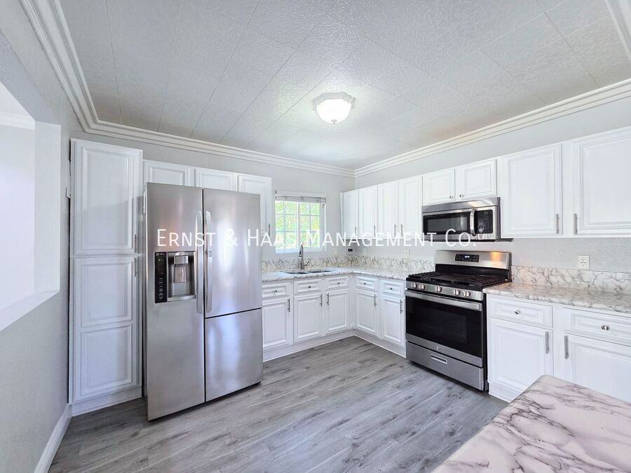 11937 Hercules St - Photo 7 of 29