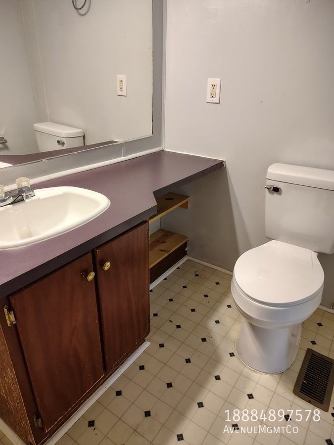 301 Old Tavern Ln #301 - Photo 5 of 10