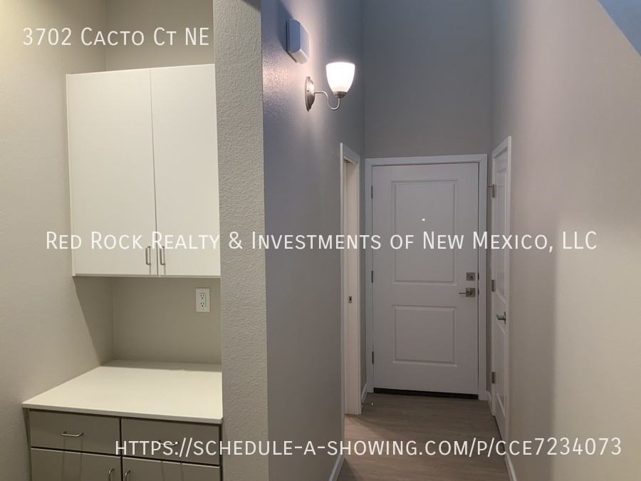 3702 Cacto Ct Ne - Photo 3 of 14