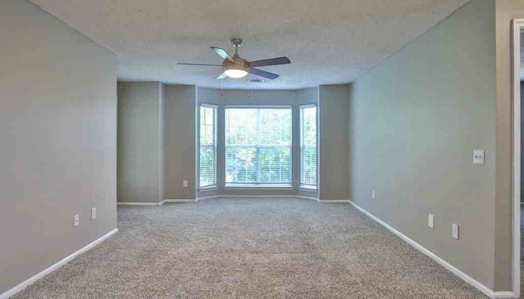 721 Caledon Ct #721 - Photo 2 of 6