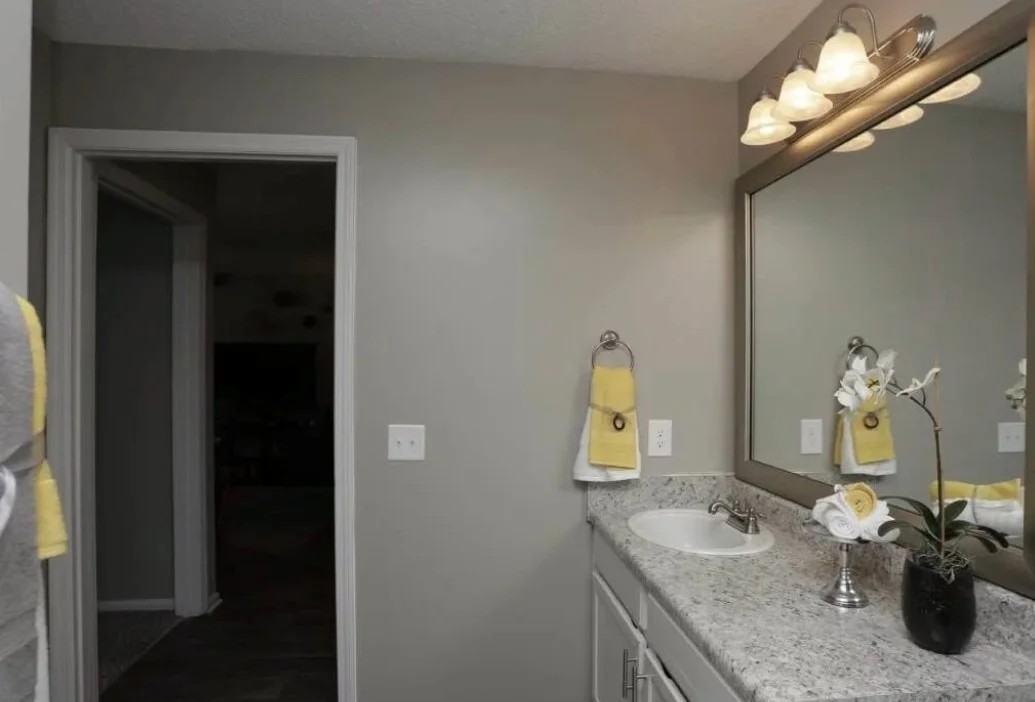 721 Caledon Ct #721 - Photo 3 of 6