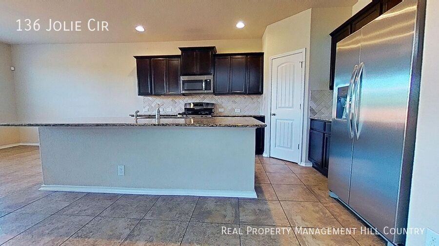 136 Jolie Cir - Photo 2 of 16