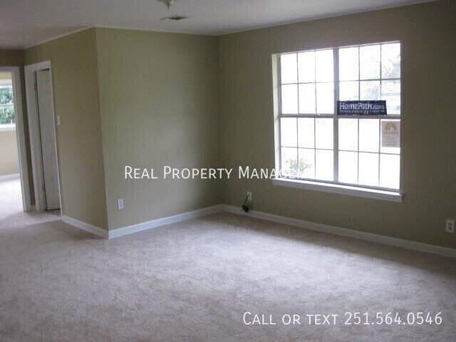 100 Oak St - Photo 6 of 11