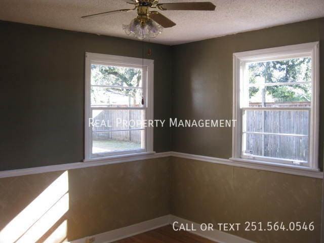 5105 Pineview Ln S - Photo 5 of 9