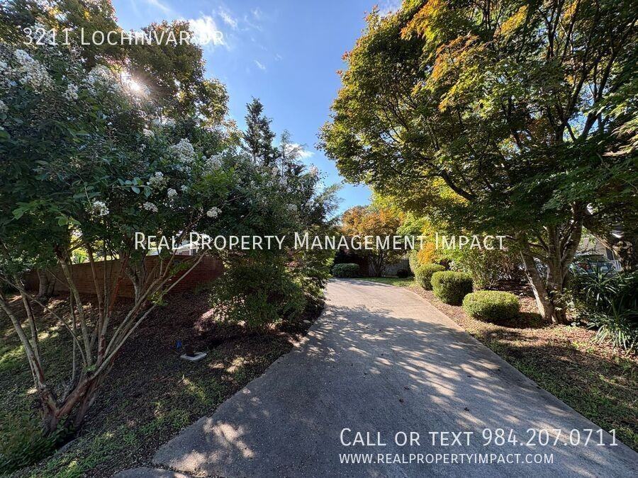 3211 Lochinvar Dr - Photo 2 of 50