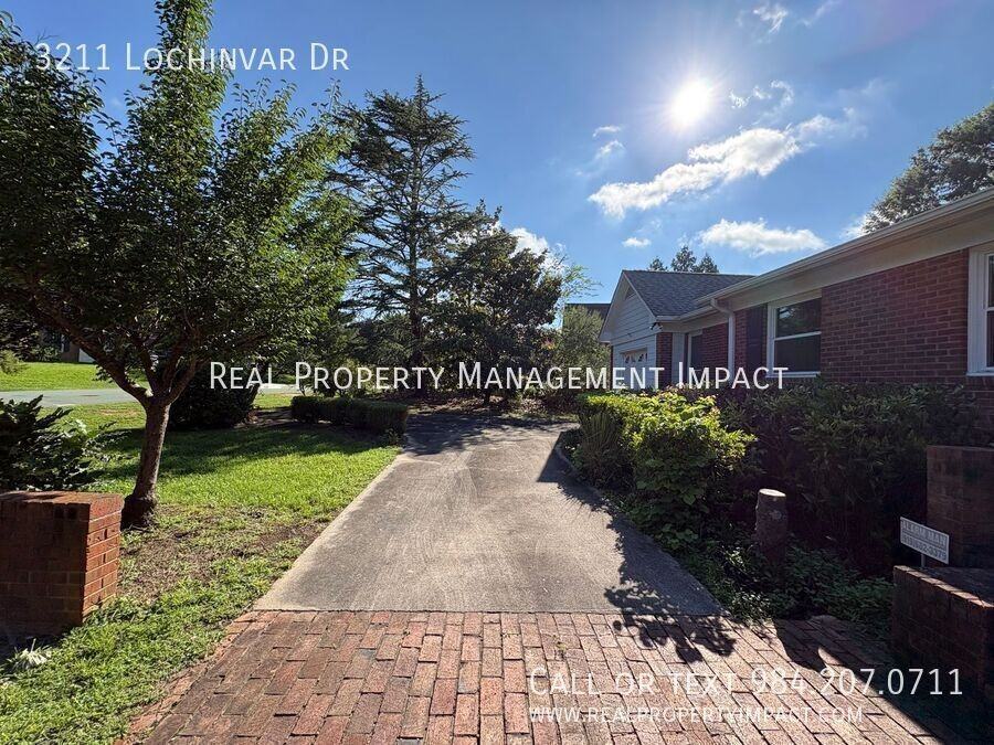 3211 Lochinvar Dr - Photo 5 of 50