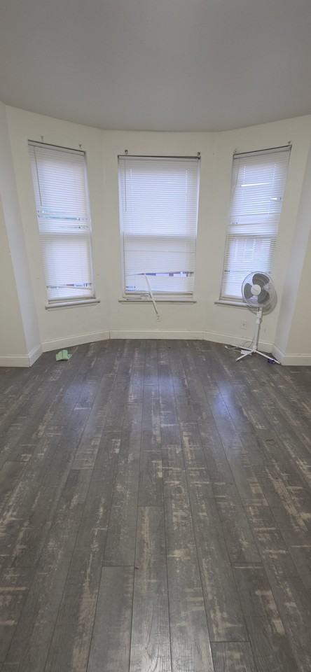 2816 Harlem Ave - Photo 2 of 6