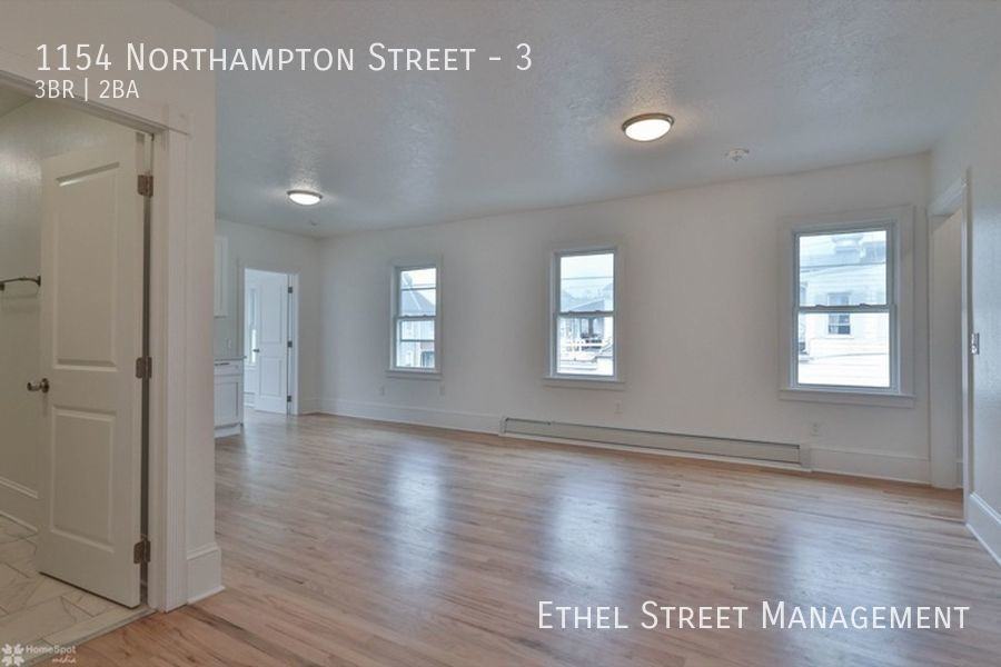 1154 Northampton St #3 - Photo 2 of 36
