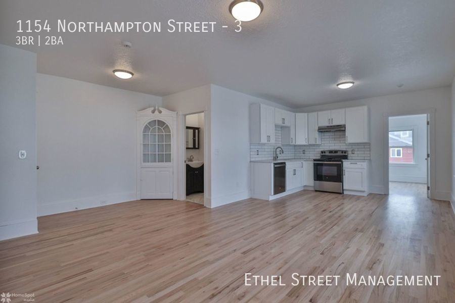 1154 Northampton St #3 - Photo 4 of 36