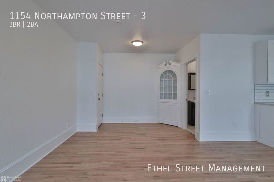 1154 Northampton St #3 - Photo 5 of 36