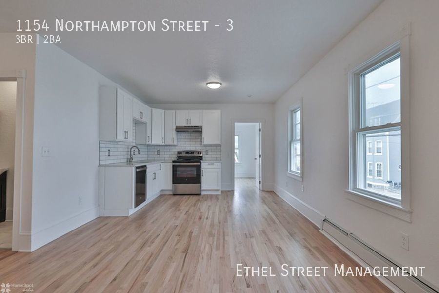 1154 Northampton St #3 - Photo 6 of 36