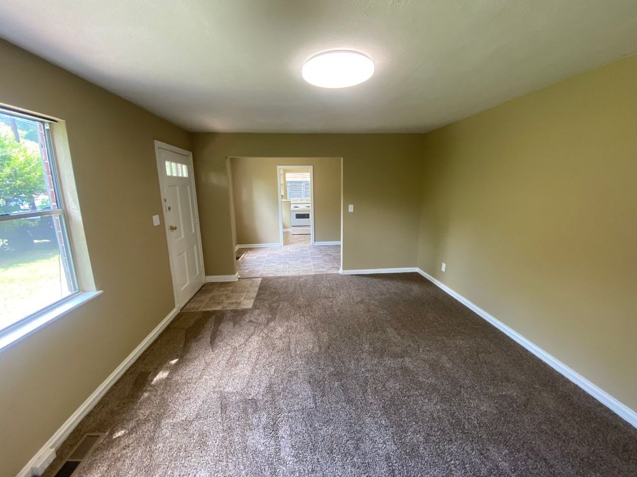 3129 Baker Cir - Photo 2 of 13