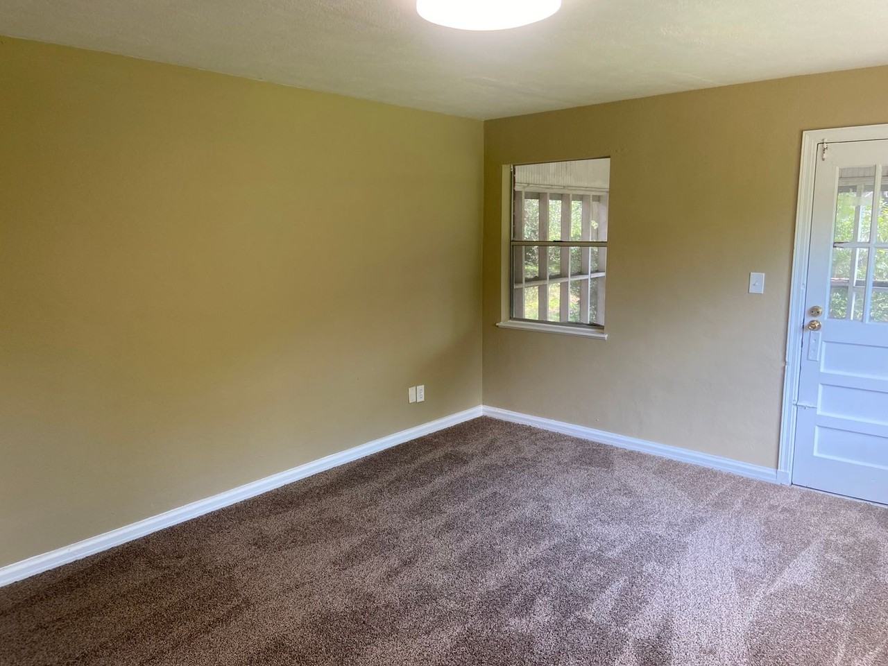 3129 Baker Cir - Photo 3 of 13
